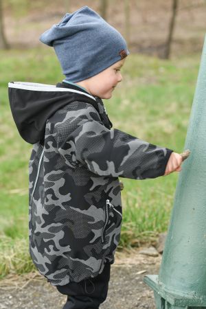 černá softshellová bunda se vzorem reflexního maskáče - 1-3 roky