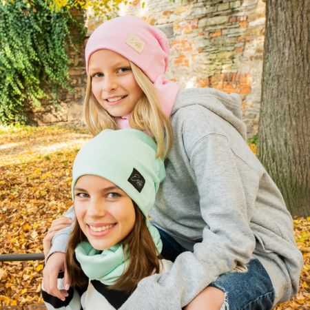 ESITO Žebrovaná čepice spadená Color - růžová / 48